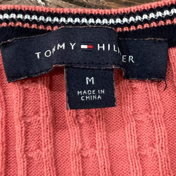 TOMMY HILFIGER SWEATER. SIZE: MEDIUM. - Picture 2 of 2